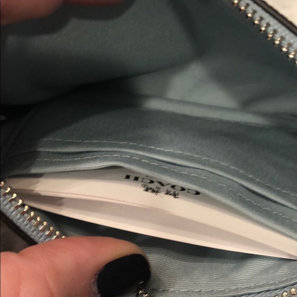 NWT coach wristlet - Picture 4 of 4